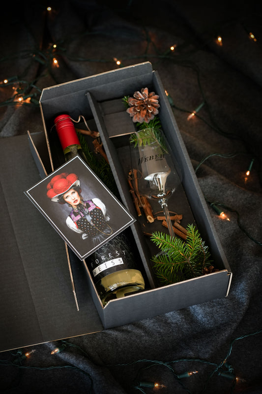 KLEINE BLACK FOREST BOX